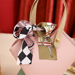 <span class=keywords><strong>Pochette</strong></span> Cadeau Mini en Cuir PU Tendance avec Ruban Décoratif – Sac à Bonbons Élégant pour Mariages et Fêtes – Offre Spéciale - Product Image 4