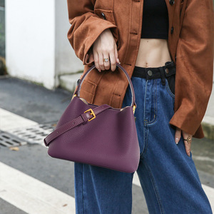 Ultime Borse Tote di Lusso Personalizzate in Vera Pelle, <span class=keywords><strong>Borsa</strong></span> <span class=keywords><strong>a</strong></span> Spalla <span class=keywords><strong>da</strong></span> Donna di Design, Stile Semplice <span class=keywords><strong>Mini</strong></span> Borse <span class=keywords><strong>a</strong></span> Secchiello per Donne - Product Image 4