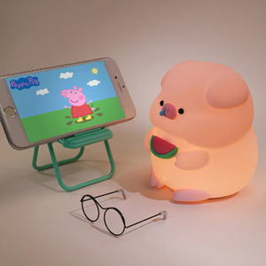 Luce notturna minimalista della famiglia golosa nuova ricarica USB in Silicone Touch Control per camera da letto regalo contemporaneo per le ragazze - Product Image 2