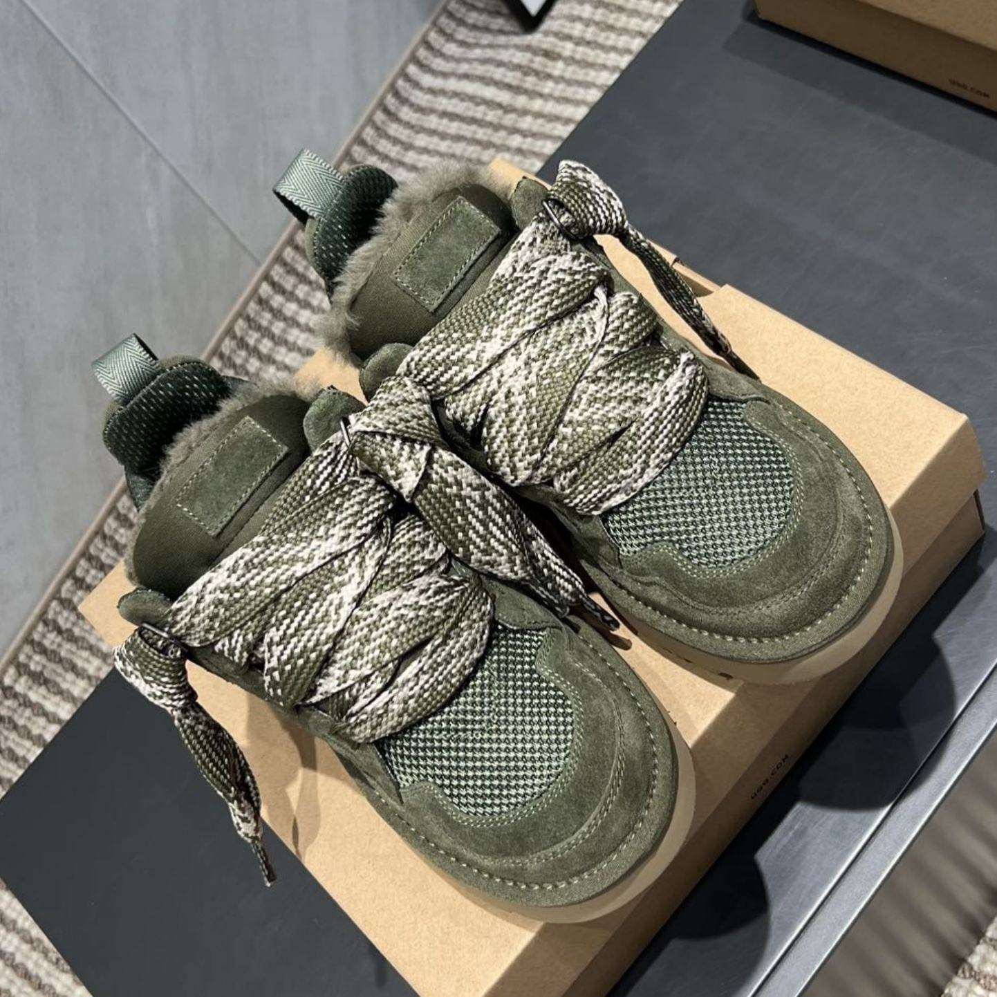 สีเขียว