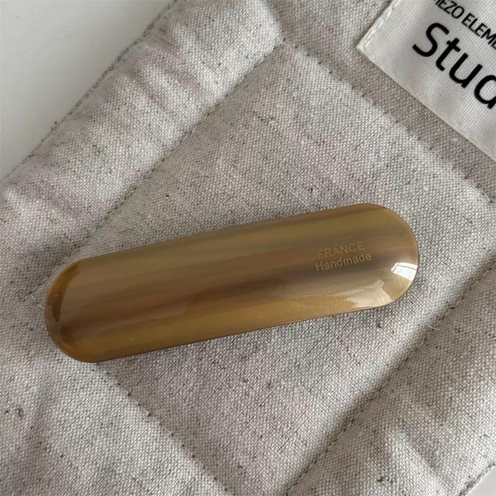 สีน้ำตาล