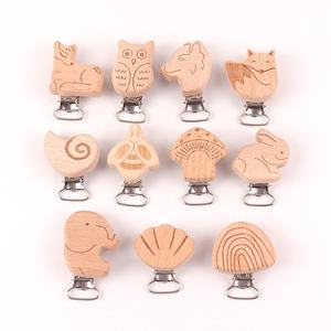 Clips de schnuller gravés au laser Clips de <span class=keywords><strong>sucette</strong></span> en bois holz Clip de dentition pour bébé pour porte-<span class=keywords><strong>sucette</strong></span> - Product Image 4