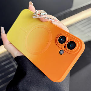 Coque de téléphone en silicone liquide magnétique dégradé pour iPhone 17 Pro Max avec protection d'objectif pour iPhone 16 - Product Image 1