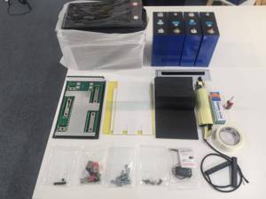 แบตเตอรี่ลิเธียมไอออนพลังงานแสงอาทิตย์ของโปแลนด์ 12V 300Ah ชุดแบตเตอรี่ 12V 24V 48V 100Ah 200Ah 300Ah 400ah 12.8V 12V300AH ชุดแบตเตอรี่ลิเธียม 12v - Product Image 1