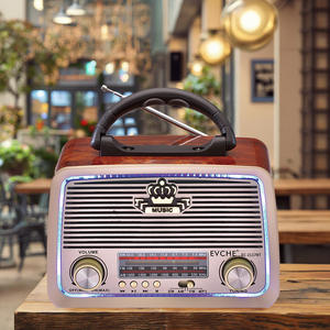 La radio linterna multifuncional de banda completa es portátil y avanzada. Radio retro portátil. - Product Image 3