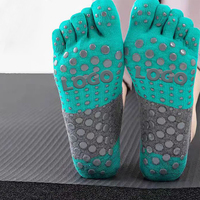 Chaussettes de sport antidérapantes avec logo personnalisé de haute qualité Vente en gros Bon marché Chaussettes de danse antidérapantes Pilates Chaussettes à cinq doigts pour femmes