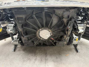 宝马3系G30 <span class=keywords><strong>LCI</strong></span> 2021-2022散热器冷凝器风扇随附的拆卸批发前嘴鼻切组件 - Product Image 5