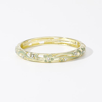 Gelang Paduan Logam Retro Mewah Berkualitas Tinggi dengan Hiasan Ukiran Gaya Istana, Gelang Berongga dan Berlapis Glaze.