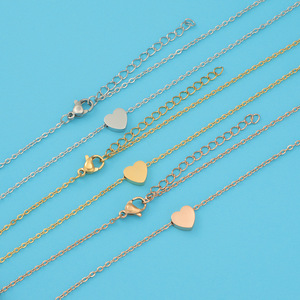 Collana Impermeabile in Acciaio Inossidabile con Ciondolo Cuore, Luna e Stella Placcato Oro 18k, Gioielli Raffinati per Donna e Ragazza, Regalo all'Ingrosso - Product Image 6