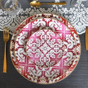 Platos de Porcelana China con Diseño Floral Rojo <span class=keywords><strong>y</strong></span> Blanco, Borde Dorado, <span class=keywords><strong>Vajilla</strong></span> Premium Personalizada para Bodas, Eventos <span class=keywords><strong>y</strong></span> Restaurantes - Product Image 2