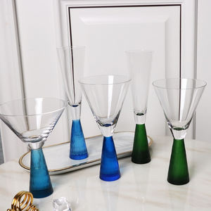 Nuevo Diseño Elegante, Copa de Vino de Cristal sin Plomo con Parte Superior Inclinada, Color Azul Océano, Soplada a Mano, Capacidad de 301-400 ml - Product Image 4