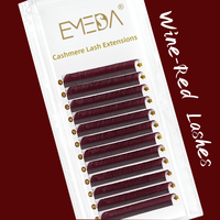 Extensions de cils classiques EMEDA en velours mat couleur marron-rouge, effet rouge bordeaux profond, plateaux d'extensions de cils volumineux