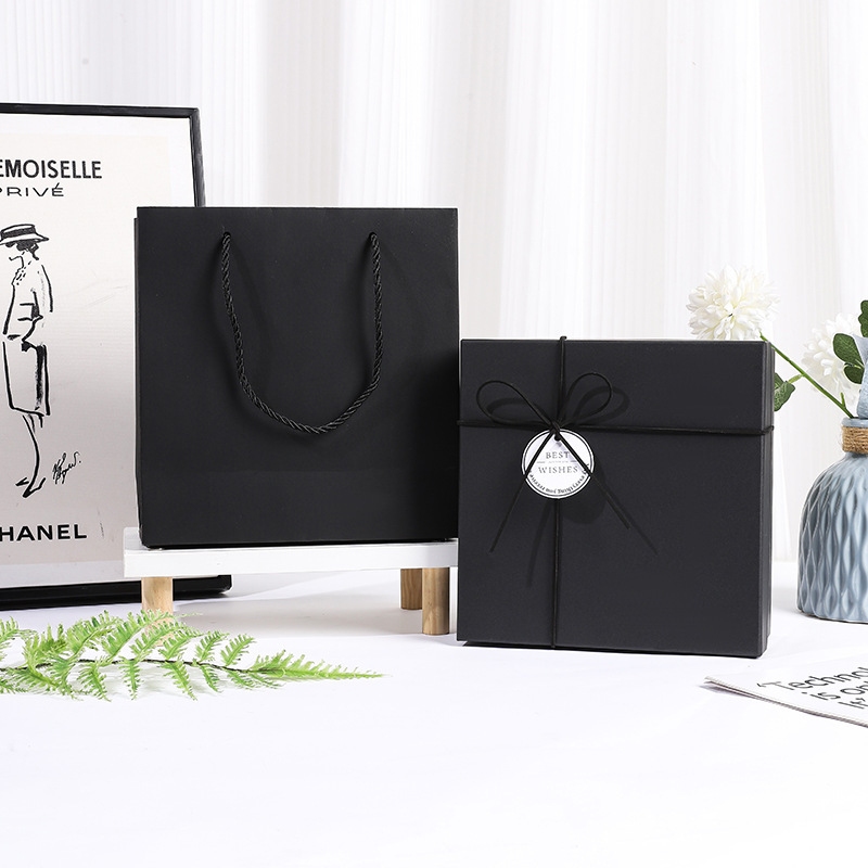 Étiquette ronde noire&nbsp;; 20*20*9 (coffret cadeau + sac cadeau)