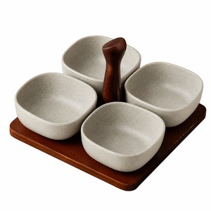 Ensemble de bols à collation avec plateau <span class=keywords><strong>en</strong></span> bois et poignée centrale, 4 récipients amovibles <span class=keywords><strong>en</strong></span> grès de forme naturelle pour noix et sauces, finition mate mouchetée - Product Image 5