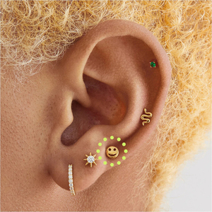 Pendientes de Plata de Ley S925 con Cara Sonriente Divertida, 18G, Parte Trasera Plana, Tipo Push-in, para Cartílago - Product Image 4