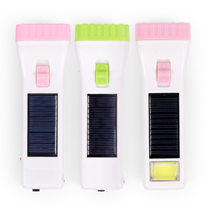 ไฟฉาย LED ขายส่งจากโรงงาน ชาร์จได้สองระบบ ทั้งพลังงานแสงอาทิตย์และ USB ไฟฉายพกพาแบบชาร์จซ้ำได้ สำหรับใช้ในบ้านและตั้งแคมป์กลางแจ้ง - Product Image 2