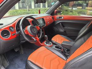 Auto Usado: Volkswagen <span class=keywords><strong>Beetle</strong></span> 1.2T <span class=keywords><strong>2018</strong></span>, Sedán Elegante de 3 Puertas y 4 Asientos - Product Image 3