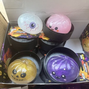 Jouets Squishy en forme de boulette scintillante de 8,5 cm / 3,4 pouces pour Halloween et Noël - Product Image 2