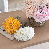 Großhandel Künstliche Rosen-Blumensträuße mit Echtgefühl Latex Erröten Gelb-Rot Bouquet 25cm 5 Blüten für Hochzeit Heim Tisch Vase Dekoration