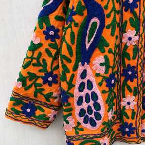 Veste courte en velours faite à la main, broderie florale de paon, style vintage ouzbek, vêtements de festival, fournisseur Inde - Product Image 3
