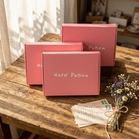 Cajas de Embalaje para Ropa de Color Rosa, Venta Directa de Fábrica, con Laminación y Esponja, Cajas de Envío con Forro y Logotipo Personalizado