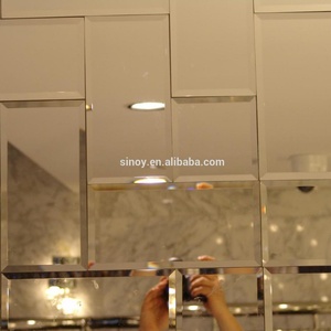 QINGDAO Miroirs muraux ronds modernes de haute qualité de 3 mm, design à bords biseautés pour l'intérieur de la salle de bain, taille personnalisée - Product Image 2