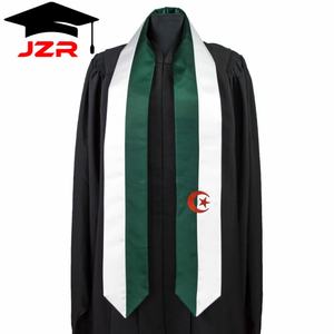 Tenue de graduation personnalisée avec logo brodé, 100% satin, pour étudiants internationaux en échange scolaire, unisexe - Product Image 1