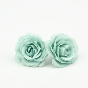Venta al por Mayor de Cabezas de Rosa Pequeñas de Terciopelo Artificial de Alta Calidad de 3CM para Decoración de Bodas o Hogar DIY - Product Image 3