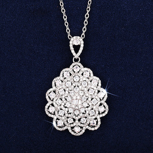Collana a Goccia Floreale per Donne, Design a Fiore Pendente, Accessorio da Collo per Uso Quotidiano - Product Image 5