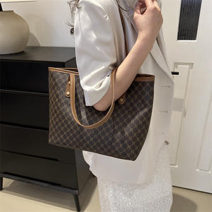 2025 luxe femmes en cuir PU fourre-tout Messenger sac à main petit léger Durable sac à bandoulière Logo motif nouveau Design de mode - Product Image 5