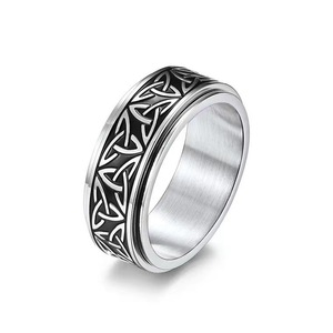 Anillo giratorio Triquetra celta de acero inoxidable, banda de nudos nórdicos, joyería vikinga para hombres, anillo antiestrés para aliviar el estrés, regalo personalizado - Product Image 5