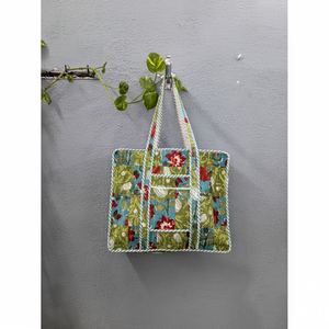 Sac fourre-tout en coton fait à la main Patchwork matelassé conception bloc impression personnalisé été hiver voyage marché Shopping cadeau pour elle - Product Image 1