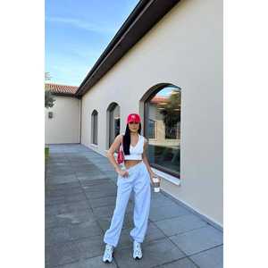 Pantalones Deportivos Básicos Grises para Mujer - Product Image 3