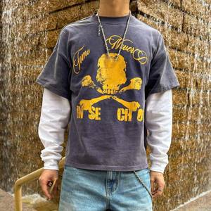 T-Shirt Personalizzata 100% Cotone a Doppio Strato con Lavaggio Acido, Grafica Teschio Stampata, Maglietta a Maniche Lunghe a Doppio Strato per Uomo - Product Image 1