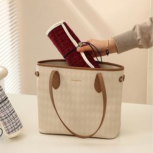 Portable Fashionable Ladies' Travel Roll Bag Zipper for Jewelry Organization Storage Durable Polyester Material - Product Image 3