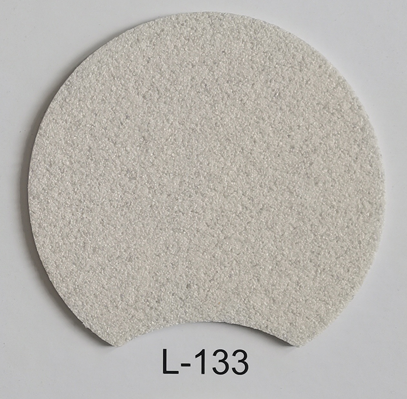 L133