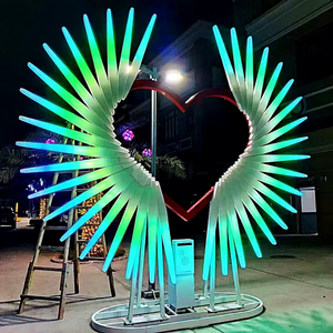Alas de Ángel Navideñas Iluminadas para Exhibición de Fotos en Eventos Festivos, Hoteles y Espacios Comerciales - Product Image 1