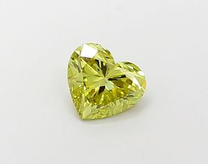 Bijoux de saison Fancy Intense Yellow 1.07 Carat Lab Grown Diamond Heart Shape avec certificat IGI à vendre - Product Image 1