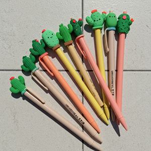 ปลอกปากกาซิลิโคนรูปต้นกระบองเพชรการ์ตูนน่ารักแบบกำหนดเองสำหรับคนรักพืช - สั่งซื้อจำนวนมากสำหรับของขวัญในห้องเรียน ของตกแต่งสำนักงาน - Product Image 2