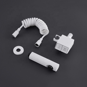 Juego de rociador de bidé de latón blanco de fábrica de Guangdong, kit de grifo pulverizador de inodoro montado en la pared con manguera - Product Image 4