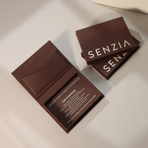 Elegante Caja Magnética Tipo Libro para Joyería, con Diseño Cuadrado Lavable, Impresión en Relieve, Tarjeta de Felicitación y Sobre - Product Image 3