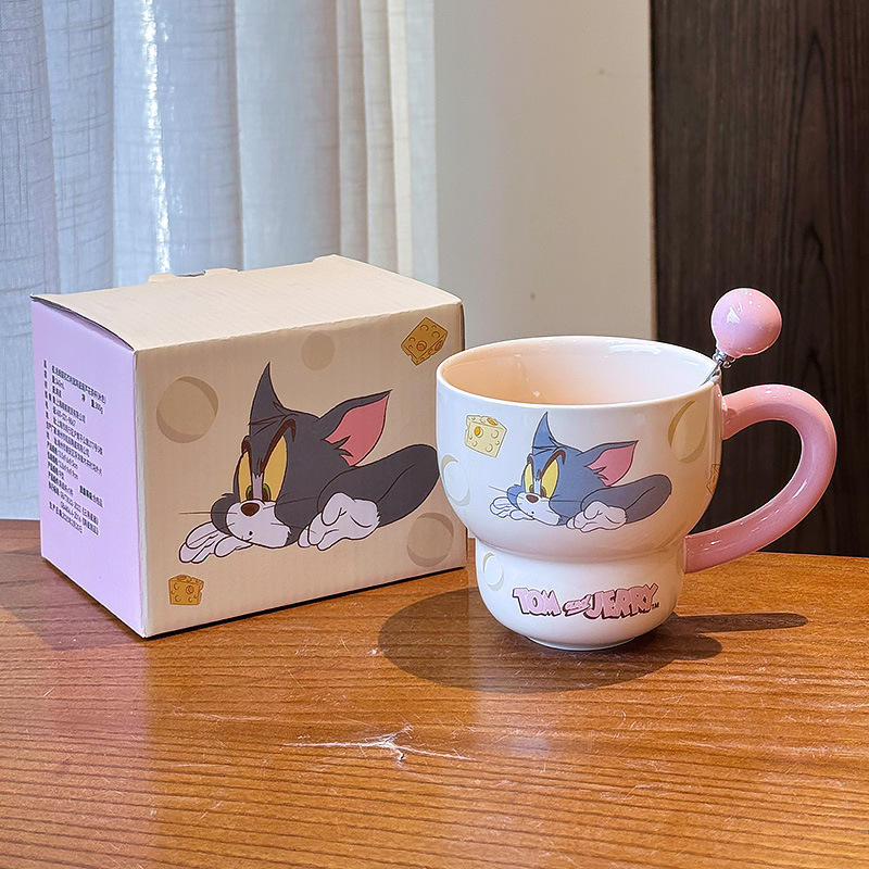 ช้อนสีเบจ