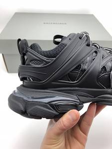 Chaussures de créateur de haute qualité 2025, série de chaussures épaisses luxueuses, chaussures de course confortables et tendance pour femmes et hommes, baskets d'usine - Product Image 4