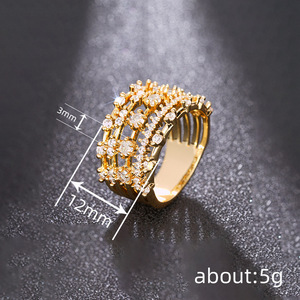 Anello da donna dal design minimalista a più strati, elegante, alla moda, lussuoso, moderno, gioiello di tendenza. - Product Image 4