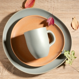 Service de table en céramique mate irrégulière avec logo personnalisé, idéal pour hôtels, restaurants, mariages, vente en gros - Product Image 3