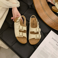 Nouvelles tongs plates tendance en PVC pour femme, collection été 2026, sandales de plage de luxe antidérapantes pour l'extérieur