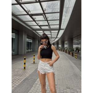 เสื้อครอปแขนยาวผ้าโพลีเอสเตอร์ระบายอากาศได้ดีสำหรับผู้หญิง ยี่ห้อ U Yaka - Product Image 2
