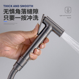 Juego de rociador de bidé de mano oculto de latón premium para agua fría y caliente, ducha Shattaf de alta presión para <span class=keywords><strong>inodoro</strong></span>, ideal para baños modernos de hotel. - Product Image 4