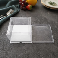 Boîte à gâteau carrée transparente pliable de 6 pouces en PET avec base blanche, design discret, emballage alimentaire sûr pour gâteaux et pains