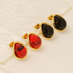 Nuovi Orecchini a Perno in Resina Geometrici Irregolari Versatili 2025 – Stile Lusso Leggero, Alta Gamma, Popolari <span class=keywords><strong>Online</strong></span>, Eleganti da Donna - Product Image 1